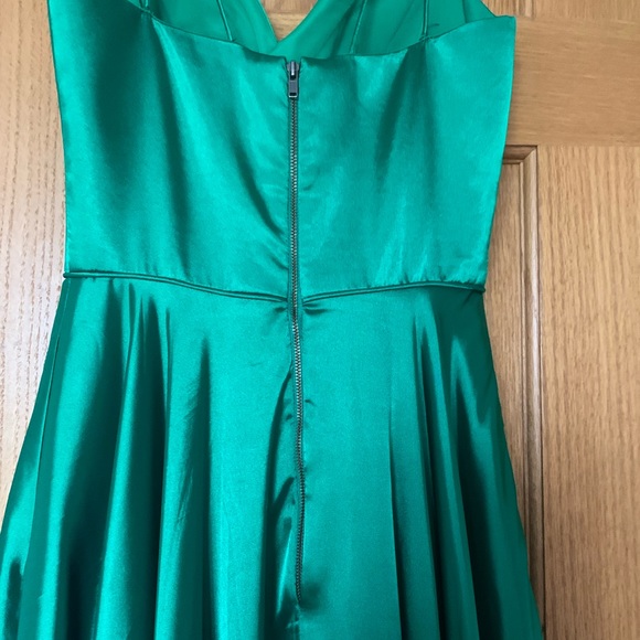 Sherri Hill Emerald Prom Dress - Picture 6 of 7